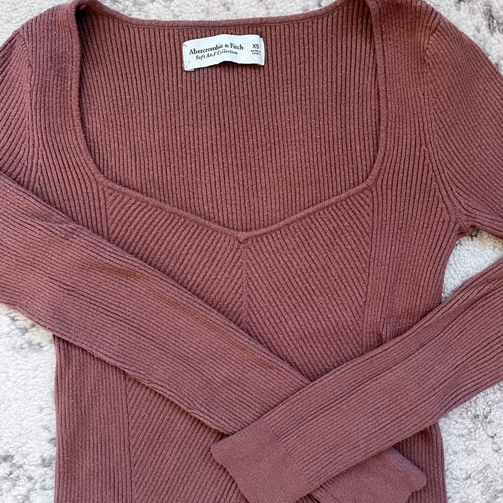 Abercrombie & Fitch Women's Mauve Sweater
